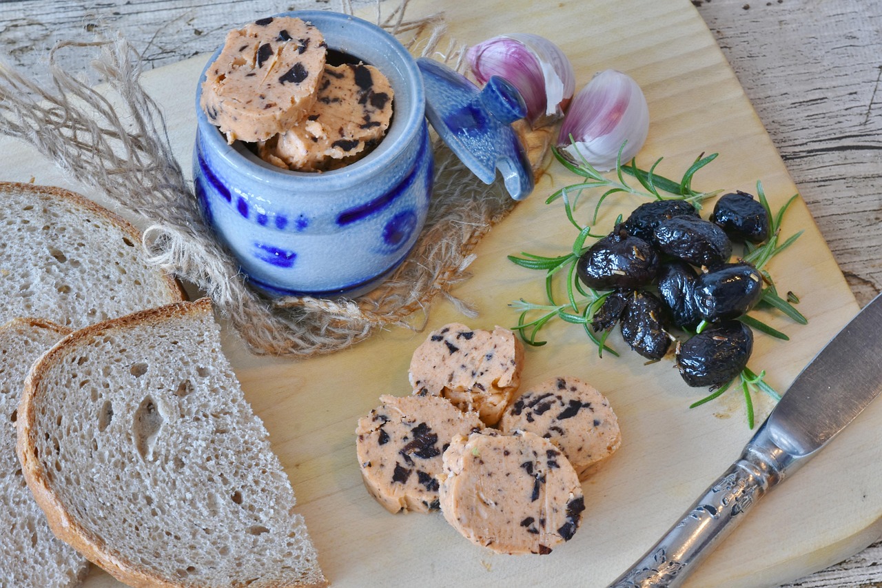 entdecken sie unser köstliches kräuterbutter-rezept – perfekt für brot, grillgerichte und mehr. frische kräuter treffen auf cremige butter für einen unwiderstehlichen geschmack.