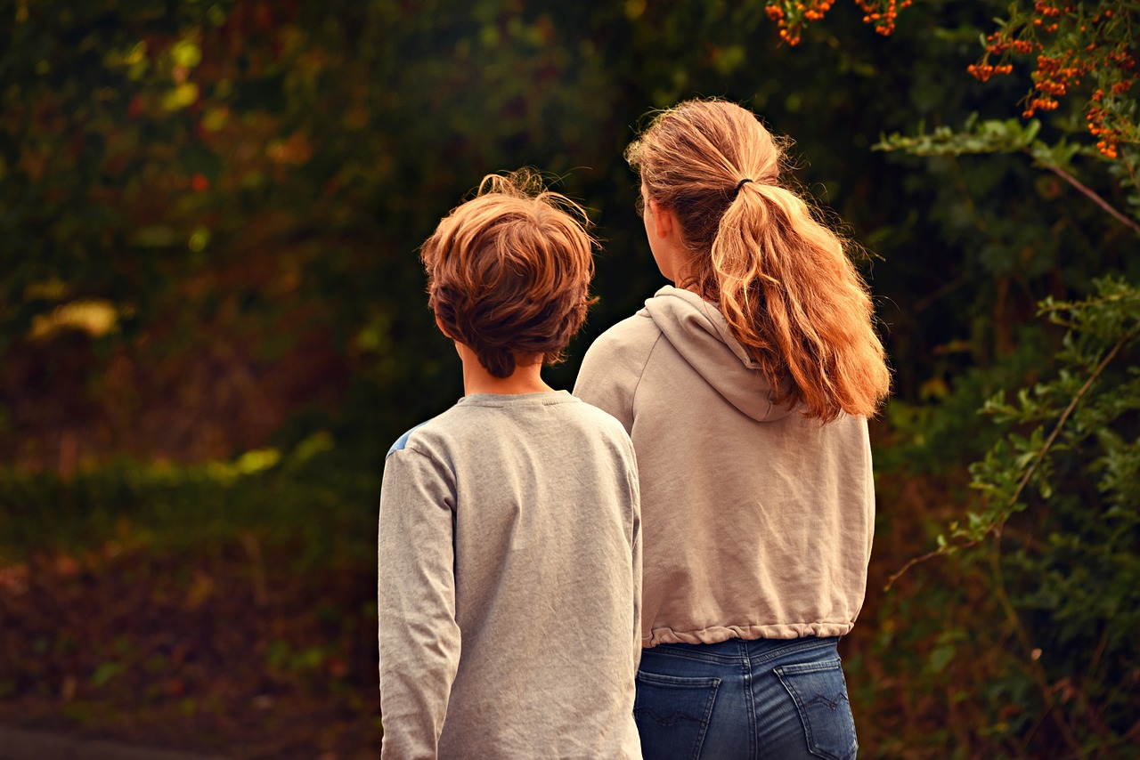 entdecken sie die bedeutung von familientraditionen und ritualen. erfahren sie, wie diese gemeinsamen praktiken das zusammengehörigkeitsgefĂŒhl stĂ€rken und wertvolle erinnerungen schaffen können.